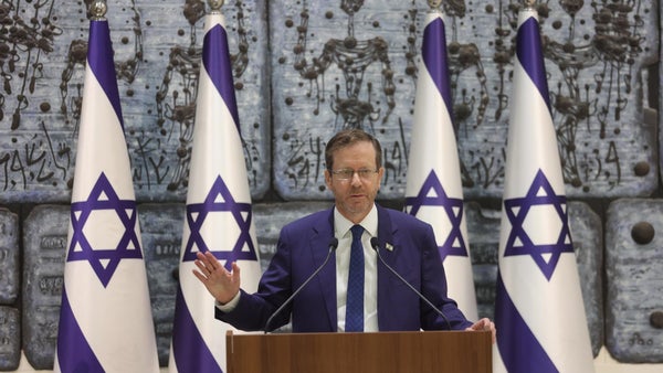 El presidente de Israel equipara a Hamás con Estado Islámico y prevé un conflicto "largo y prolongado"