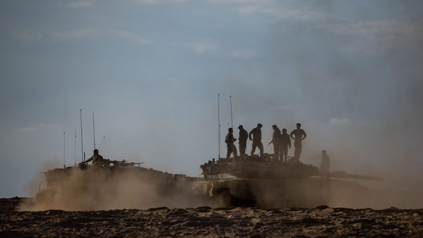 Israel responde a un lanzamiento de cohetes desde Siria Israel responde a un lanzamiento de cohetes desde Siria