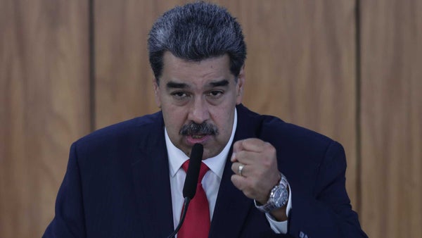 Maduro otorgará licencias para explotación petrolera en la zona disputada con Guyana