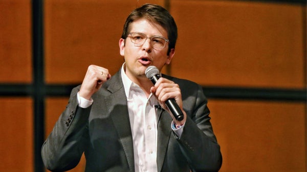 Miguel Uribe tacha en Miami de irresponsable un acuerdo energético con Venezuela