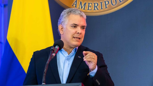 Iván Duque desmiente a Juan Manuel Santos sobre las acusaciones a Uribe Iván Duque desmiente a Juan Manuel Santos sobre las acusaciones a Uribe