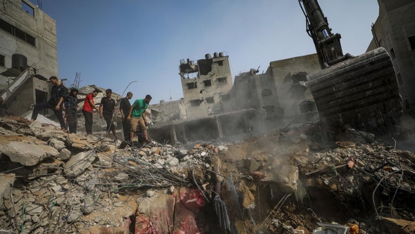 Decenas de fallecidos tras una nueva noche de bombardeos israelíes contra la Franja de Gaza