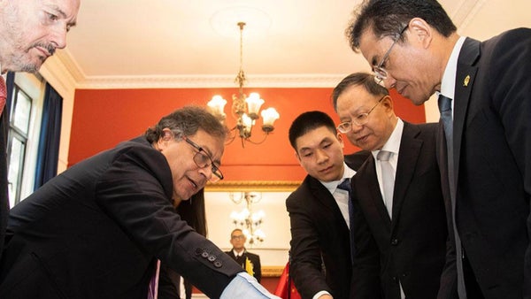 China, Petro y el Metro de Bogotá