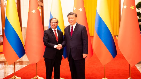 The Economist asegura que el gobierno de Petro "está tambaleando" The Economist asegura que el gobierno de Petro "está tambaleando"