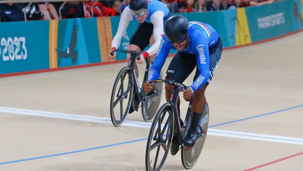 Kevin Quintero gana en el keirin y da el tercer oro del día a Colombia