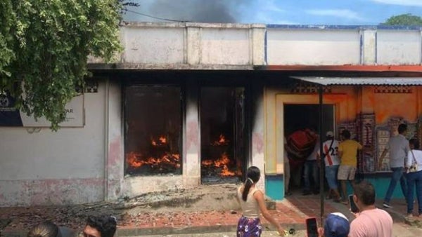 Elecciones 2023: Queman sede de la Registraduría en Gamarra, Cesar a un día de los comicios Elecciones 2023: Queman sede de la Registraduría en Gamarra, Cesar a un día de los comicios