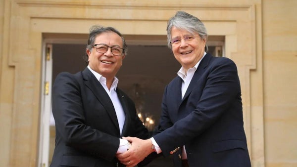 Colombia promete suministrar electricidad a Ecuador siempre que sus recursos lo permitan