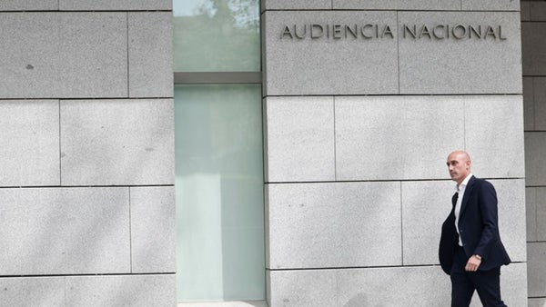 La FIFA suspende durante tres años a Luis Rubiales La FIFA suspende durante tres años a Luis Rubiales