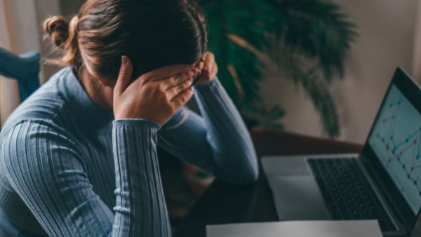 Los daños invisibles de la sobrecarga laboral: cuando el trabajo agobia