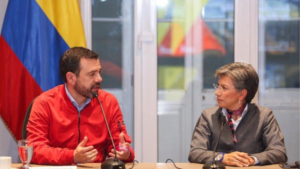 Galán dice que "es un error arrancar cada cuatro años de cero"