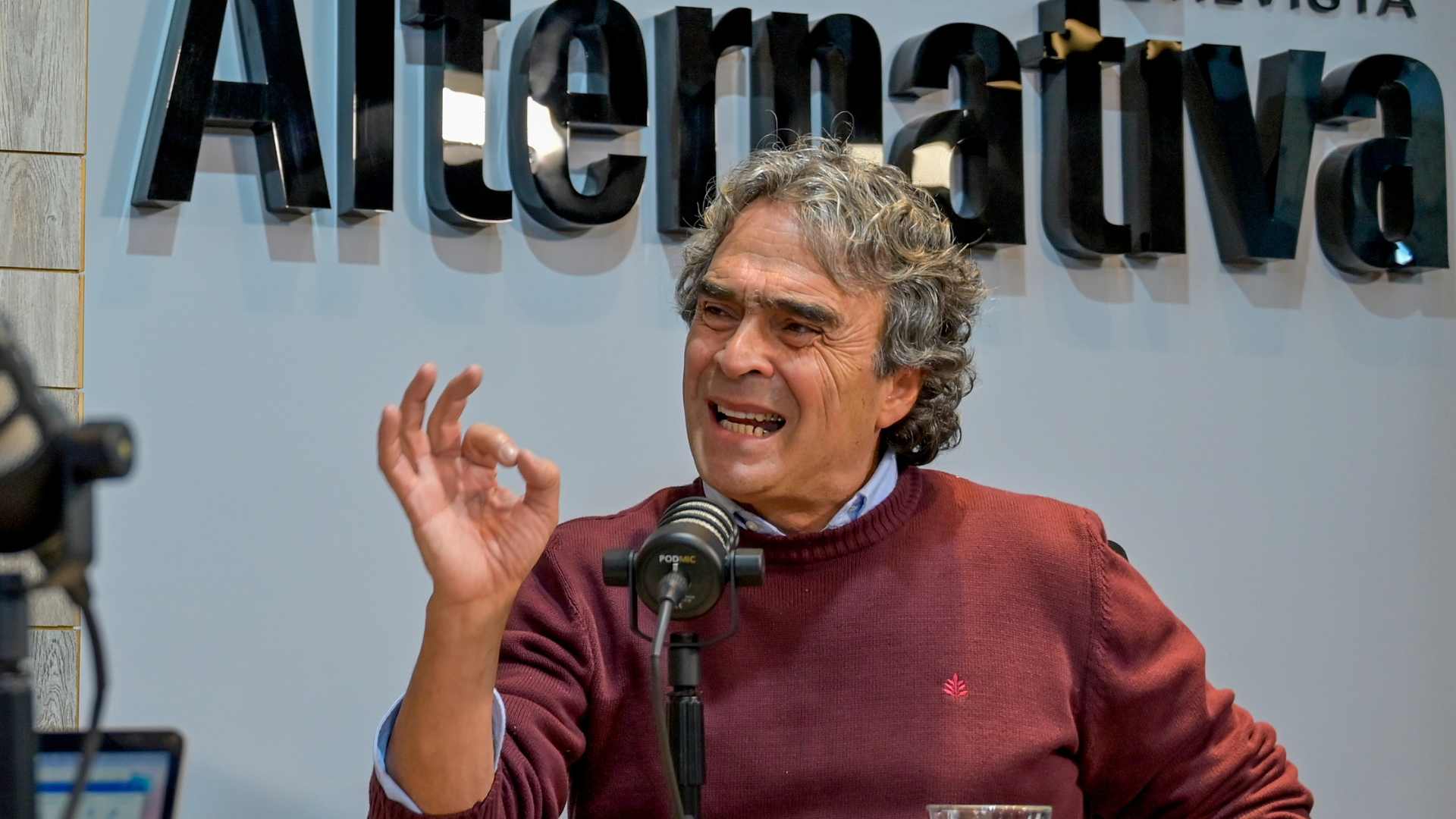 Sergio Fajardo 4 Sergio Fajardo// excandidato// candidato// Luis Gilberto Murillo// canciller// Revista Alternativa// Noticias Caracol// Noticias RCN// RCN Radio// La FM// Blu Radio// W Radio// Caracol Radio// Red Más Noticias// Revista Semana// Infobae// La Silla Vacía// La Razón// Las 2 Orillas//