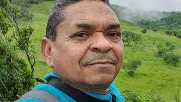 ELN afirma que operativos militares han retrasado la liberación de Luis Manuel Díaz