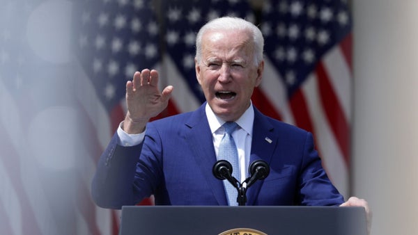 Biden asegura que no permitirá que Trump "nos desvíe de la democracia" Biden asegura que no permitirá que Trump "nos desvíe de la democracia"