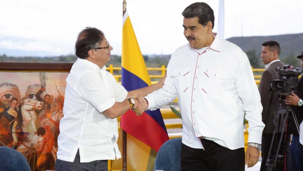 Petro propone compensar a Venezuela y Guyana por no explotar el petróleo como solución al Esequibo Petro propone compensar a Venezuela y Guyana por no explotar el petróleo como solución al Esequibo