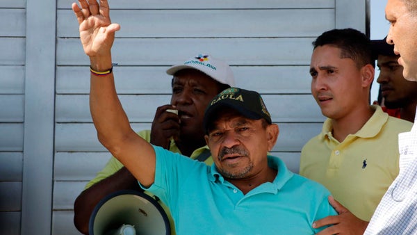 Luis Manuel Díaz regresa a su casa en Barrancas aclamado por todo su pueblo