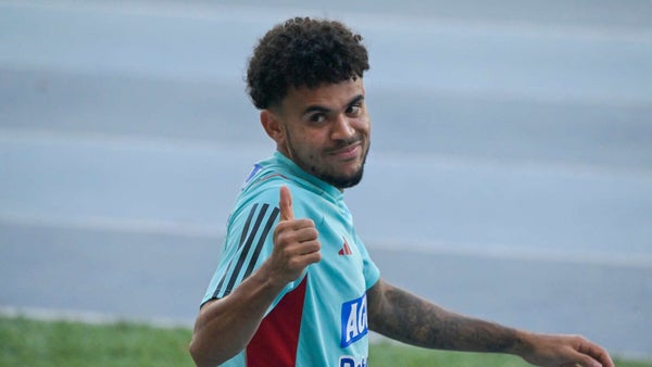 Luis Díaz: Un viaje de lucha y resiliencia hacia el éxito futbolístico Luis Díaz: Un viaje de lucha y resiliencia hacia el éxito futbolístico