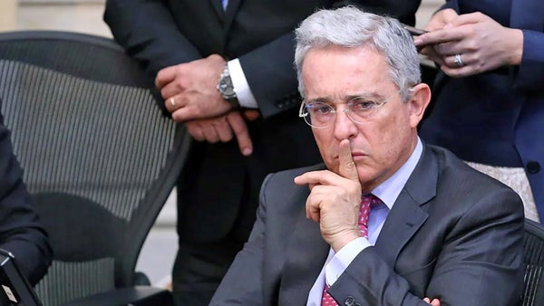 Uribe le sale al paso a Santos y junto a Duque responden a sus acusaciones