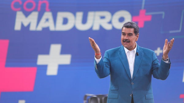 Maduro reclama a Biden el fin "definitivo" de todas las sanciones para "una nueva era" de relaciones