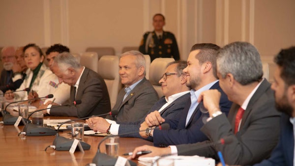 Petro estableció nuevas metas para el 2024 y dijo que "hay una fuerza intentando evitar el cambio"