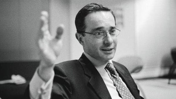 Un fiscal cita a declarar al expresidente Álvaro Uribe por solicitud propia