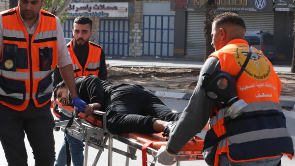 Decenas de palestinos heridos a manos del Ejército de Israel cuando volvían a sus casas en el norte de Gaza Decenas de palestinos heridos a manos del Ejército de Israel cuando volvían a sus casas en el norte de Gaza