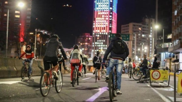 Ciclovía nocturna se toma a Bogotá y la temporada navideña Ciclovía nocturna se toma a Bogotá y la temporada navideña