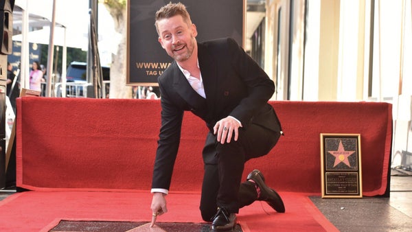Macaulay Culkin, de 'Home Alone', recibe una estrella en el Paseo de la Fama de Hollywood Macaulay Culkin, de 'Home Alone', recibe una estrella en el Paseo de la Fama de Hollywood