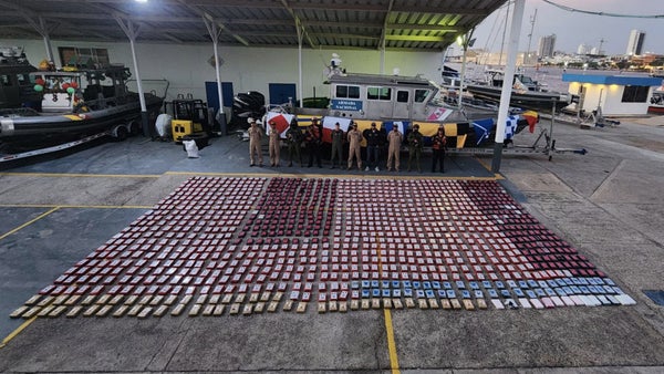 La Armada incauta más de una tonelada de cocaína en el Caribe