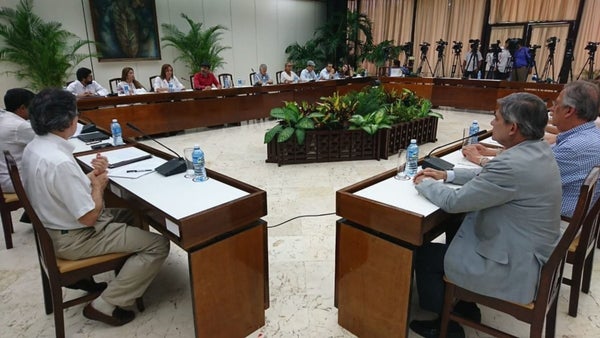 Financiamiento para el ELN estaría sobre la mesa de diálogos