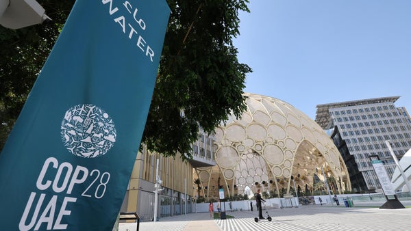 El histórico acuerdo en la COP28 abre la puerta al fin de la era de los combustibles fósiles