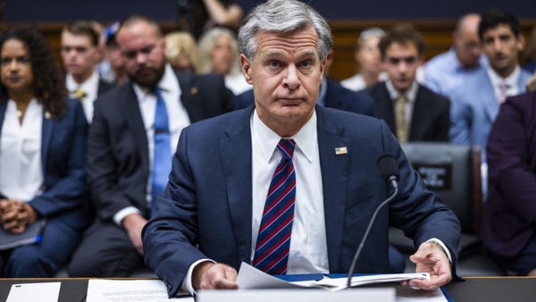 Director del FBI advierte sobre niveles de amenaza terrorista