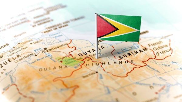 Desaparece un helicóptero de Guyana, con 8 militares, en área en disputa con Venezuela Desaparece un helicóptero de Guyana, con 8 militares, en área en disputa con Venezuela