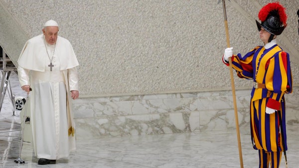 El papa pronunció hoy sus discursos en una vuelta a la normalidad tras su bronquitis