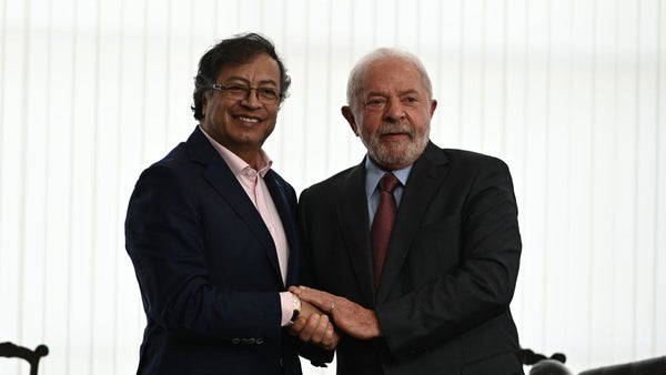 Petro anuncia que hablará con Lula para un PMU en la Amazonía por incendios