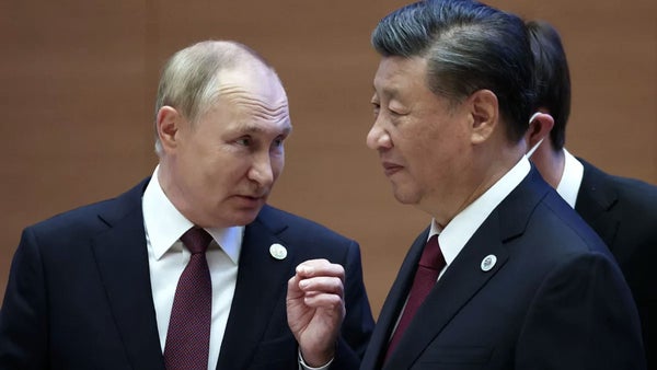 Putin se entrega en los brazos de China