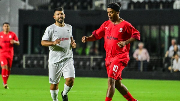 Ronaldinho vuelve a Colombia: el 'crack' jugará partido con otras leyendas del fútbol