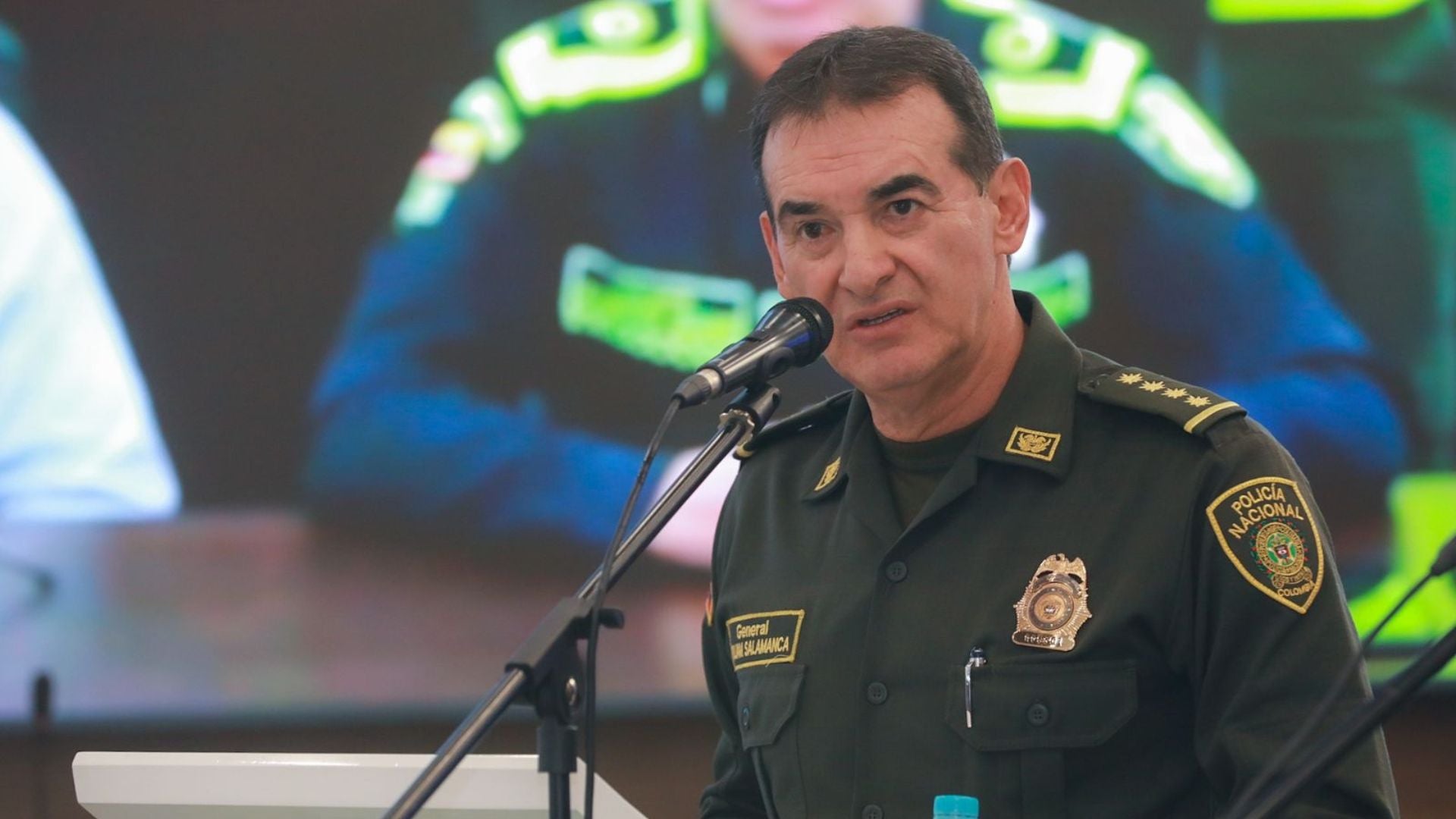 Rueda de prensa Policía - General Salamanca General// William René Salamanca// Revista Alternativa// Noticias Caracol// Noticias RCN// RCN Radio// La FM// Blu Radio// W Radio// Caracol Radio// Red Más Noticias// Revista Semana// Infobae// La Silla Vacía// La República// La Razón// Las 2 Orillas// Valora Analitik//