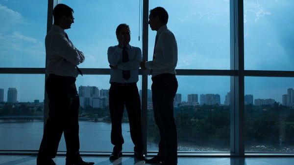 Empresarios, pongan sus barbas en remojo