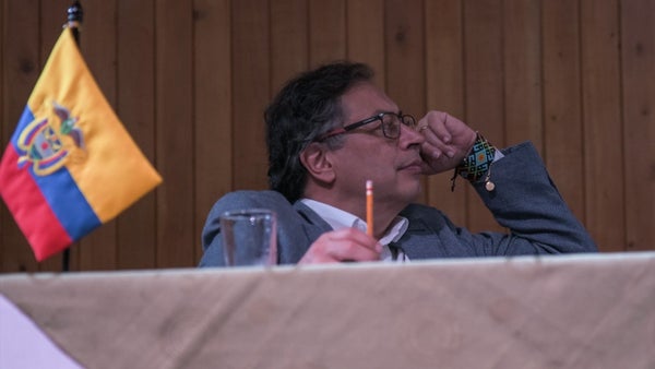 Gustavo Petro: "Lo ilícito pasa a ser lícito si le tumbamos una i"