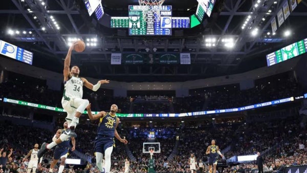 Giannis Antetokounmpo anota 64 puntos y establece nuevo récord