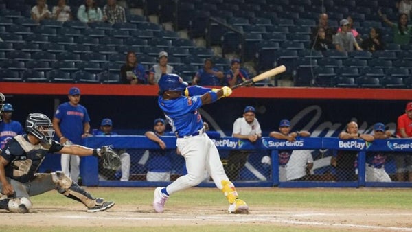 Caimanes remonta contra Leones con actuación destacada de Gio Urshela y Harold Ramírez