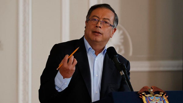 Gustavo Petro reacciona ante resultados de la propuesta de 'Nueva constitución' en Chile Gustavo Petro reacciona ante resultados de la propuesta de 'Nueva constitución' en Chile