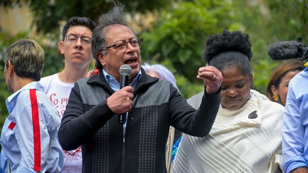 Gustavo Petro responde a Carlos Fernando Galán por ciudadela educativa en terrenos de la ALO Gustavo Petro responde a Carlos Fernando Galán por ciudadela educativa en terrenos de la ALO