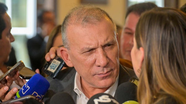 Partido Verde Oxígeno instaura queja disciplinaria contra Roy Barreras por comentarios contra Ingrid Betancourt Partido Verde Oxígeno instaura queja disciplinaria contra Roy Barreras por comentarios contra Ingrid Betancourt