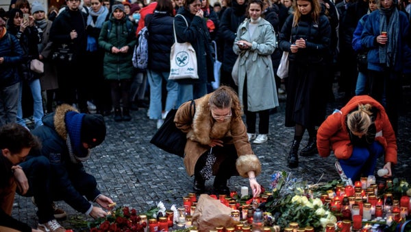 Tiroteo en Praga deja 14 muertos. Autor estaba listo para asesinar masivamente Tiroteo en Praga deja 14 muertos. Autor estaba listo para asesinar masivamente