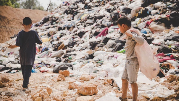 Casi 16.000 niños al día se suman a las víctimas del hambre en todo el mundo
