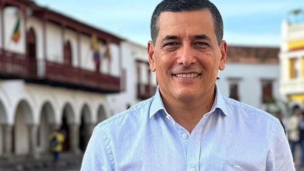 Nuevos alcaldes colombianos apelan a exorcismos y rezos antes de ocupar sus despachos