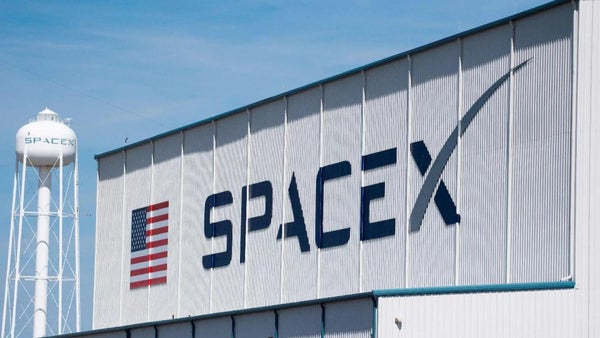 SpaceX lanza satélites para servicio telefónico global en colaboración con Starlink