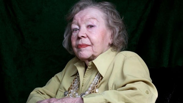 Muere la actriz Glynis Johns, la madre de los niños en 'Mary Poppins', a los 100 años