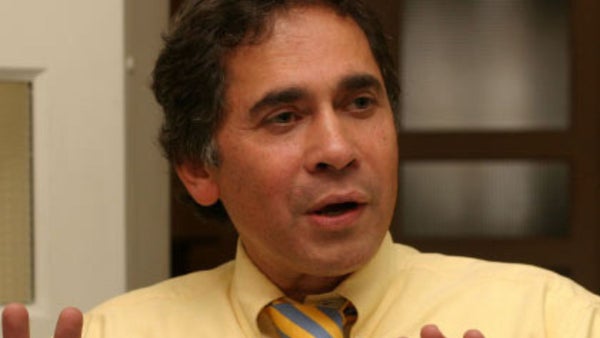 Graves acusaciones de acoso laboral contra el excongresista Carlos Moreno de Caro